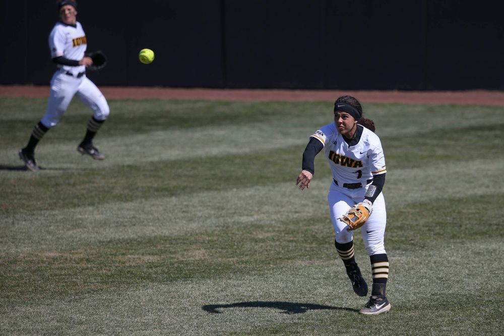 Iowa outfielder Lea Thompson (7) at game 3 vs Northwestern on Sunday, March 31, 2019 at Bob Pearl Field. (Lily Smith/hawkeyesports.com)