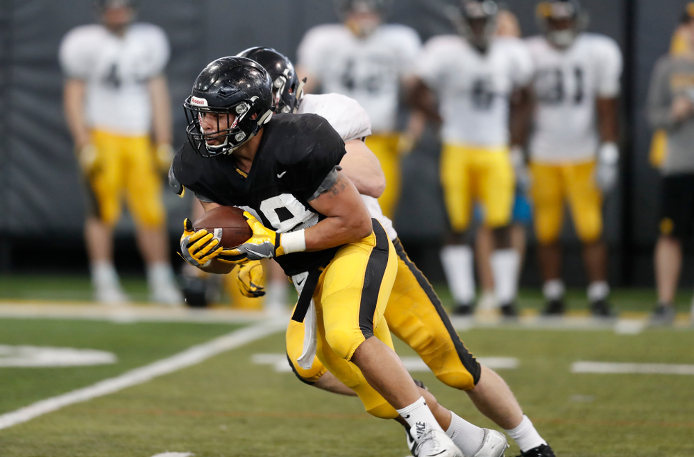 Iowa Hawkeyes running back Toren Young (28) during spring practice Thursday, March 29, 2018 at the Hansen Football Performance Center. (Brian Ray/hawkeyesports.com)