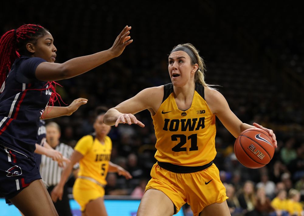 Iowa Hawkeyes forward Hannah Stewart (21) against the Robert Morris Colonials Sunday, December 2, 2018 at Carver-Hawkeye Arena. (Brian Ray/hawkeyesports.com)