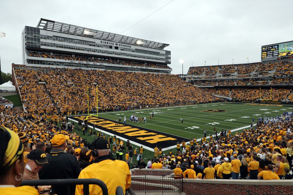 Iowa Hawkeyes place kicker Keith Duncan (3) kicks an extra point against Middle Tennessee State Saturday, September 28, 2019 at Kinnick Stadium. (Brian Ray/hawkeyesports.com)