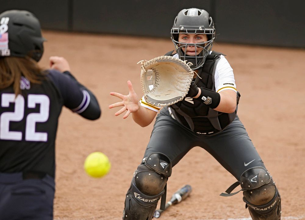Iowa Hawkeyes Abby Lien (9) prepares for a throw during the second inning of their Big Ten Conference softball game at Pearl Field in Iowa City on Friday, Mar. 29, 2019. (Stephen Mally/hawkeyesports.com)