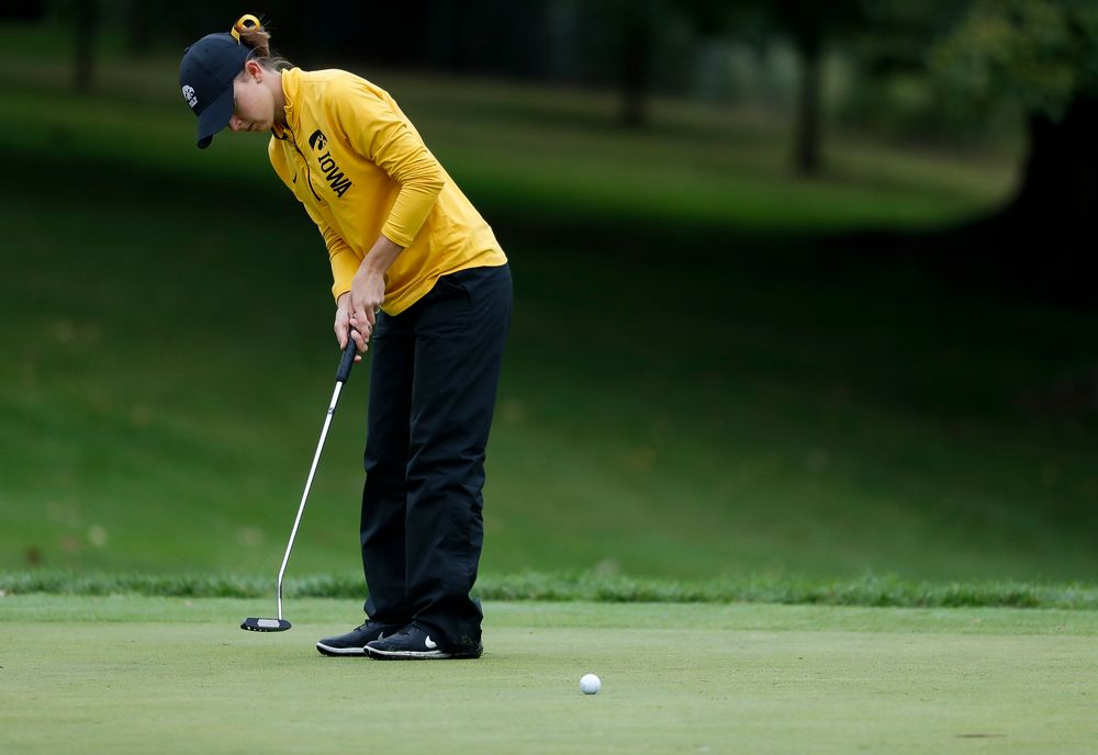 Iowa's Brett Permann putts during the Diane Thomason Invitational at Finkbine Golf Course on September 29, 2018. (Tork Mason/hawkeyesports.com)