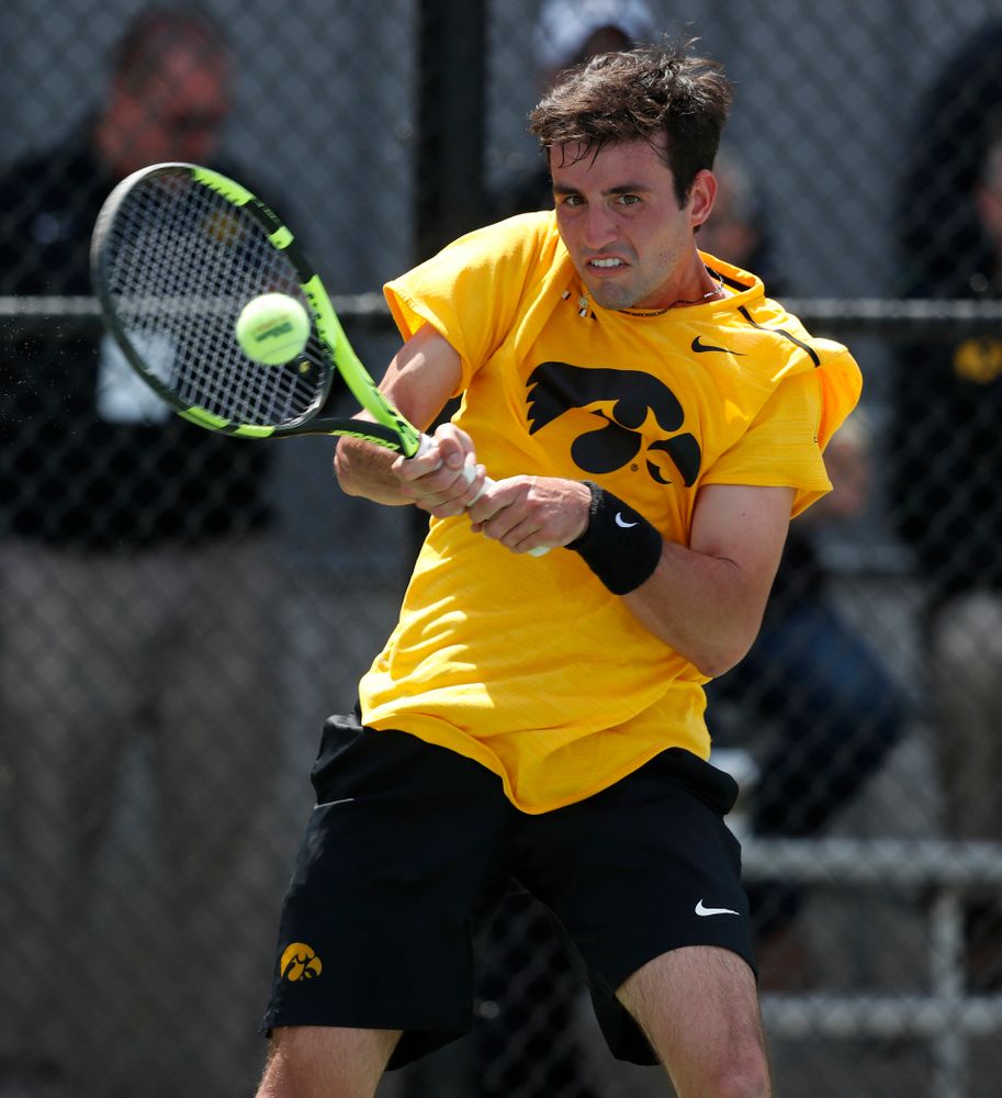 Josh Silverstein against Northwestern in the first round of the 2018 Big Ten Men's Tennis Tournament Thursday, April 26, 2018 at the Hawkeye Tennis and Recreation Complex. (Brian Ray/hawkeyesports.com)