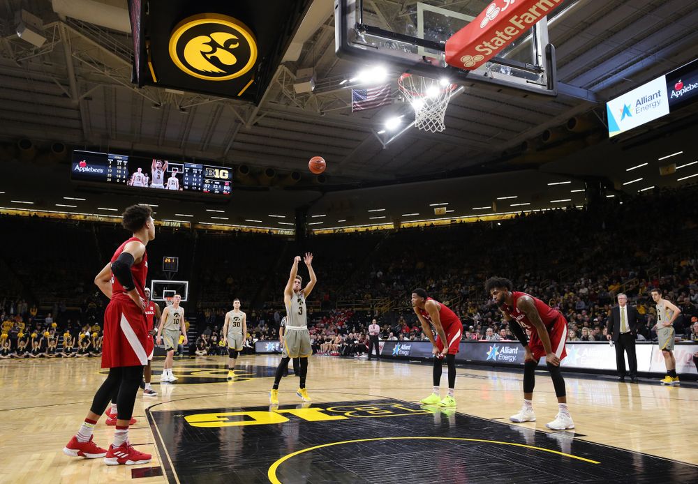 Iowa Hawkeyes guard Jordan Bohannon (3) against the Nebraska Cornhuskers Sunday, January 6, 2019 at Carver-Hawkeye Arena. (Brian Ray/hawkeyesports.com)