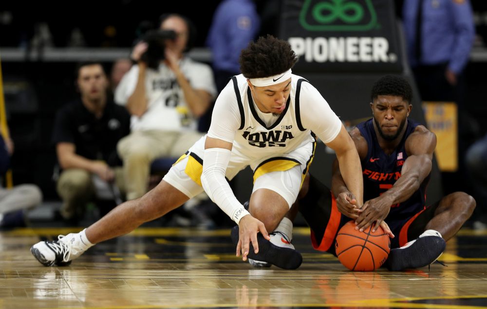 Iowa Hawkeyes forward Cordell Pemsl (35) against the Illinois Fighting Illini Sunday, February 2, 2020 at Carver-Hawkeye Arena. (Brian Ray/hawkeyesports.com)