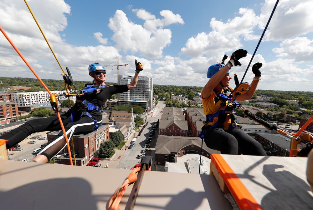 Iowa Women's Basketball head coach Lisa Bluder goes Over The Edge to benefit Ronald McDonald House Charities of Eastern Iowa and Western Illinois Friday, September 14, 2018 in downtown Iowa City.(Brian Ray/hawkeyesports.com)