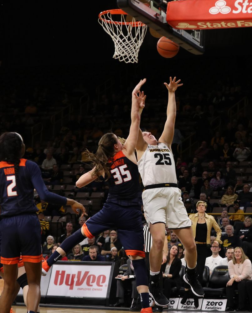 Iowa Hawkeyes forward/center Monika Czinano (25) against the Illinois Fighting Illini Thursday, February 14, 2019 at Carver-Hawkeye Arena. (Brian Ray/hawkeyesports.com)