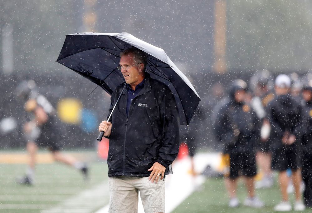 Former Hawkeye quarterback and BTN analyst Chuck Long during camp practice No. 15 Monday, August 20, 2018 at the Hansen Football Performance Center. (Brian Ray/hawkeyesports.com)