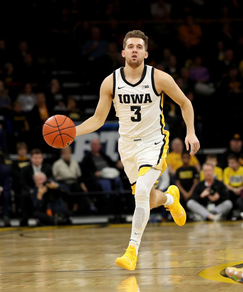 Iowa Hawkeyes guard Jordan Bohannon (3) against the Minnesota Golden Gophers Monday, December 9, 2019 at Carver-Hawkeye Arena. (Brian Ray/hawkeyesports.com)