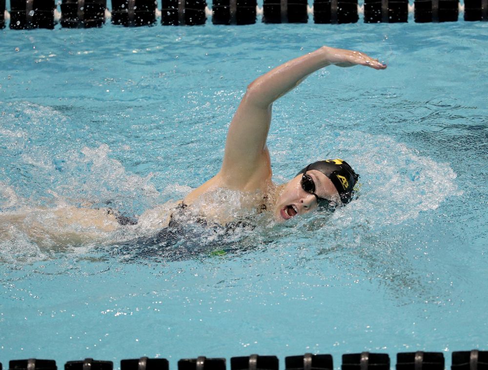 IowaÕs Emily Sansome competes in the 1000-yard freestyle against Notre Dame and Illinois Saturday, January 11, 2020 at the Campus Recreation and Wellness Center. (Brian Ray/hawkeyesports.com)