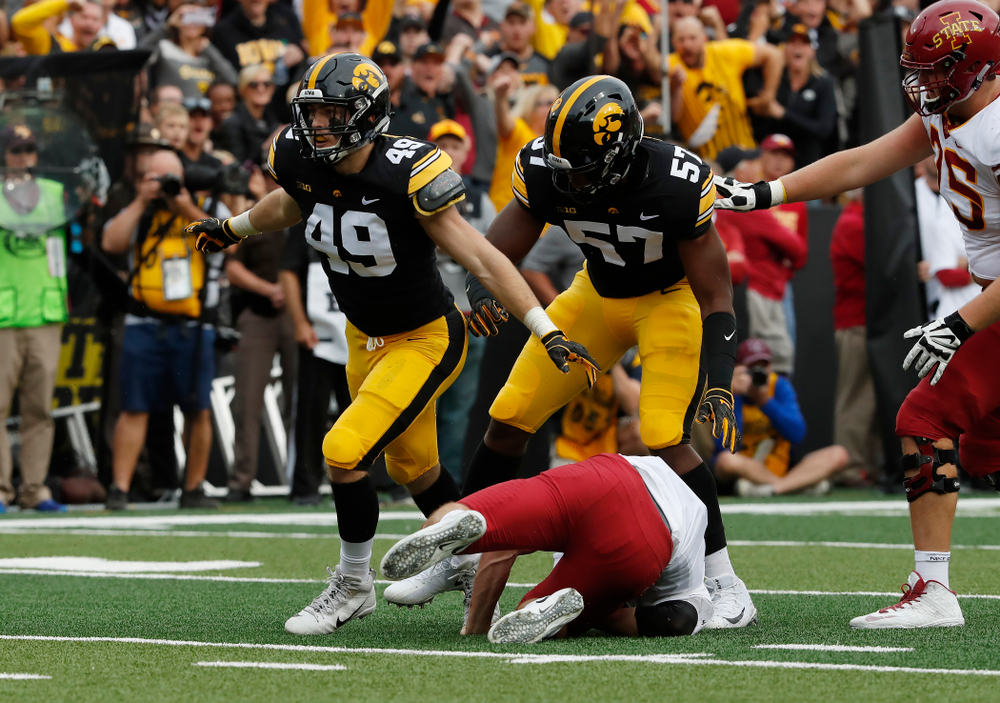 Iowa Hawkeyes linebacker Nick Niemann (49) celebrates after sacking Iowa State Cyclones quarterback Kyle Kempt (17) Saturday, September 8, 2018 at Kinnick Stadium. (Brian Ray/hawkeyesports.com)