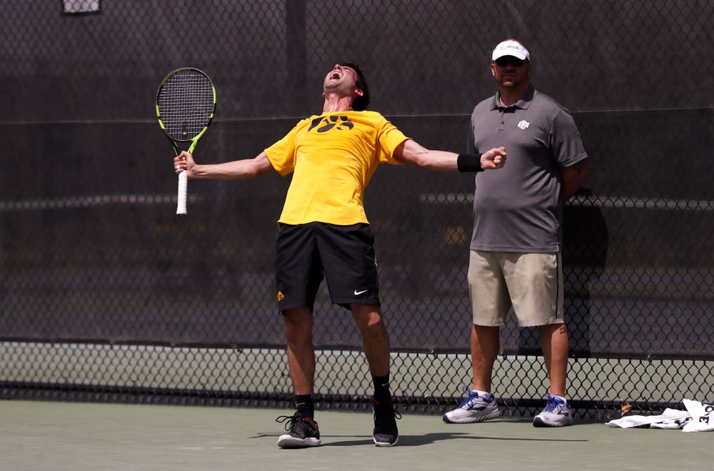 Josh Silverstein against Northwestern in the first round of the 2018 Big Ten Men's Tennis Tournament Thursday, April 26, 2018 at the Hawkeye Tennis and Recreation Complex. (Brian Ray/hawkeyesports.com)