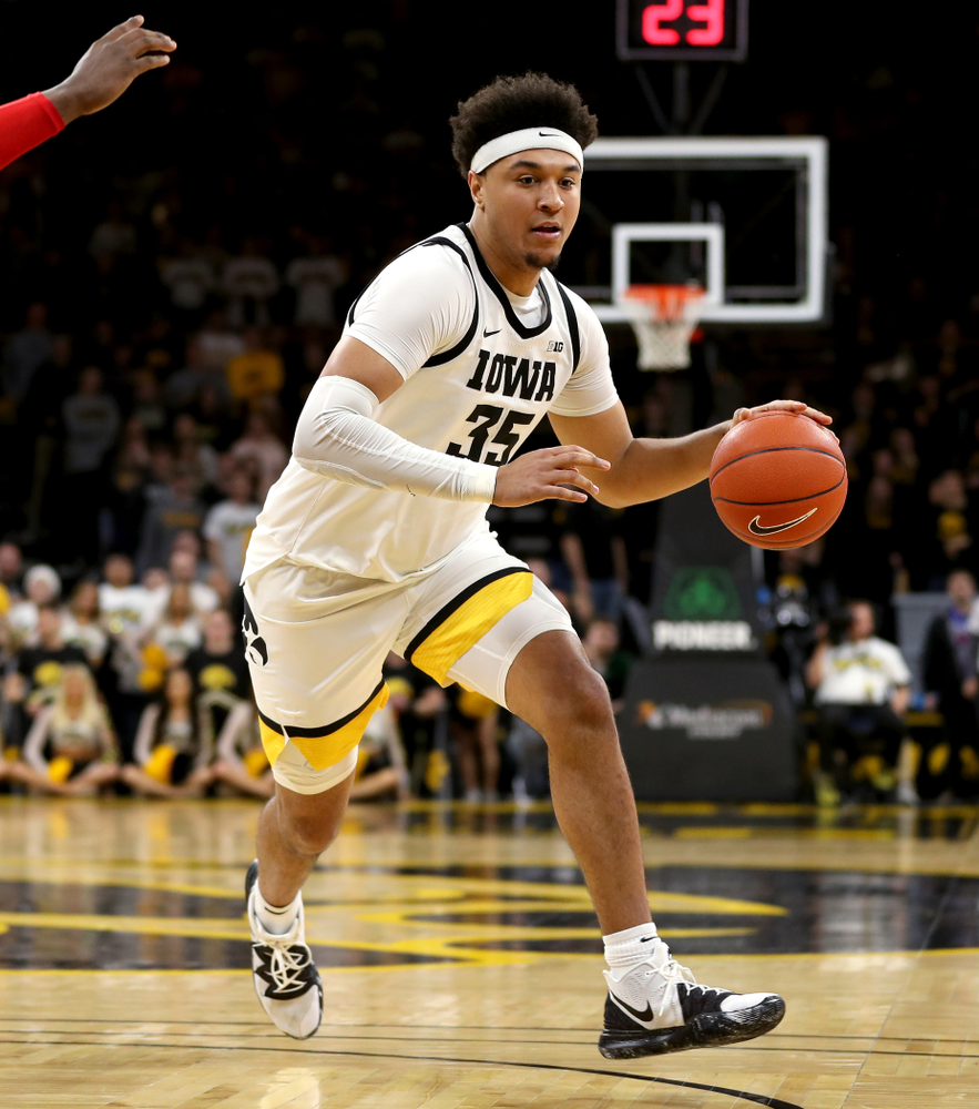Iowa Hawkeyes forward Cordell Pemsl (35) against the Ohio State Buckeyes Thursday, February 20, 2020 at Carver-Hawkeye Arena. (Brian Ray/hawkeyesports.com)
