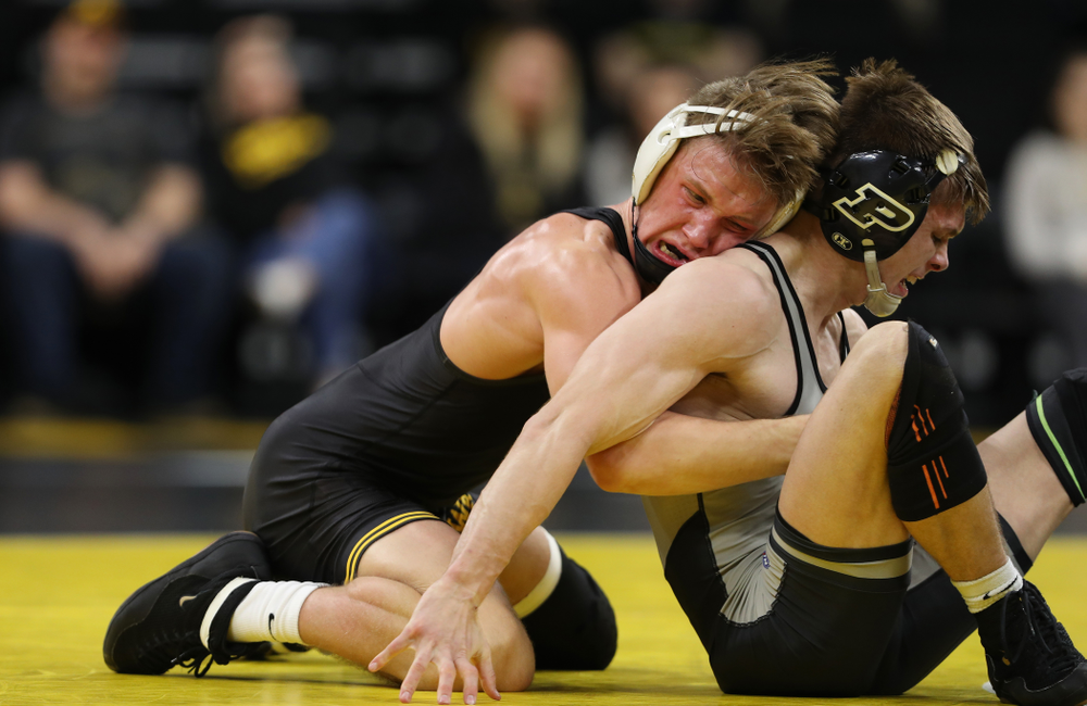 Iowa's Max Murin wrestles Purdue'sNate Limex at 141 pounds Saturday, November 24, 2018 at Carver-Hawkeye Arena. (Brian Ray/hawkeyesports.com)