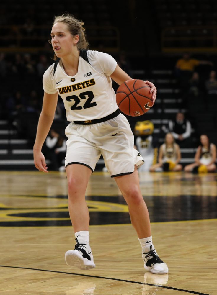 Iowa Hawkeyes guard Kathleen Doyle (22) against the Michigan Wolverines Thursday, January 17, 2019 at Carver-Hawkeye Arena. (Brian Ray/hawkeyesports.com)