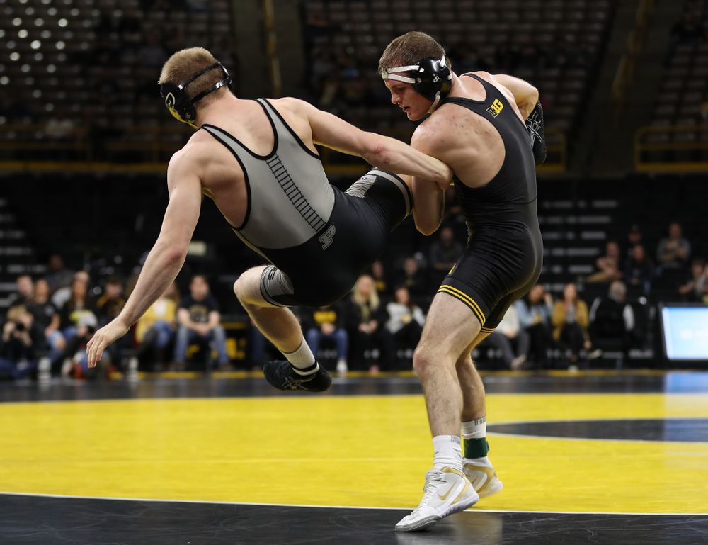 Iowa's Carter Happel wrestles Purdue's Parker Filius at 149 pounds Saturday, November 24, 2018 at Carver-Hawkeye Arena. (Brian Ray/hawkeyesports.com)