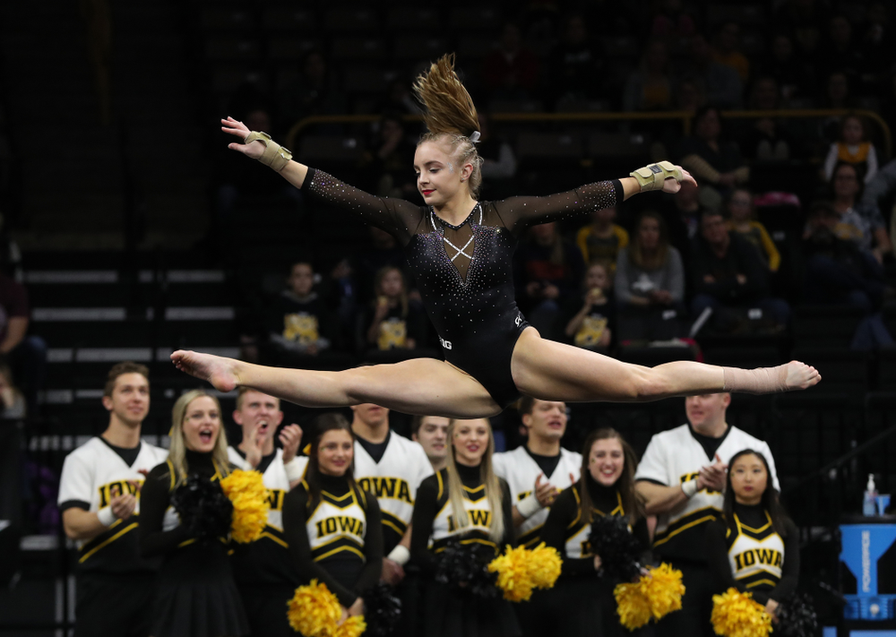 Iowa's Lauren Guerin competes on the floor against Illinois Saturday, February 16, 2019 at Carver-Hawkeye Arena. (Brian Ray/hawkeyesports.com)