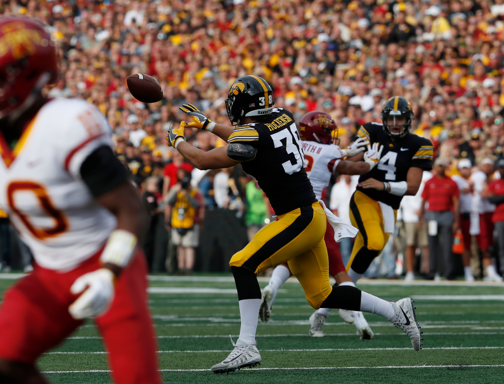 Iowa Hawkeyes tight end T.J. Hockenson (38) against the Iowa State Cyclones Saturday, September 8, 2018 at Kinnick Stadium. (Brian Ray/hawkeyesports.com)