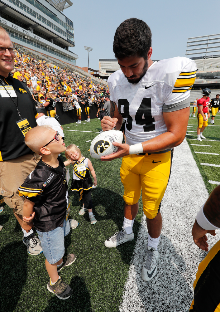 Iowa Hawkeyes defensive end A.J. Epenesa (94) during Kids Day Saturday, August 11, 2018 at Kinnick Stadium. (Brian Ray/hawkeyesports.com)