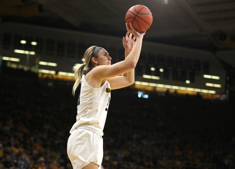 Iowa Hawkeyes forward Hannah Stewart (21) against the Northern Iowa Panthers in the Hy-Vee Classic Sunday, December 16, 2018 at Carver-Hawkeye Arena. (Brian Ray/hawkeyesports.com)