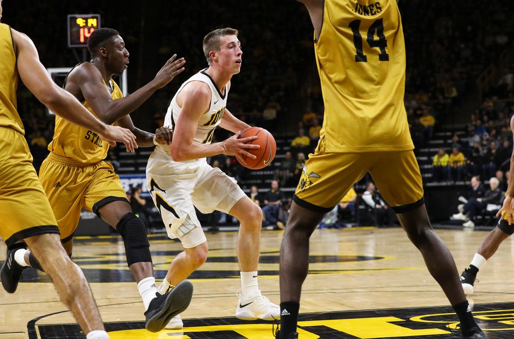 Iowa Hawkeyes guard Joe Wieskamp (10) looks to pass the ball during a game against Alabama State at Carver-Hawkeye Arena on November 21, 2018. (Tork Mason/hawkeyesports.com)