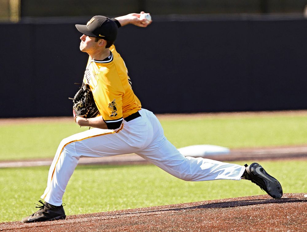 Iowa Hawkeyes pitcher Grant Leonard (43) delivers to the plate during the ninth inning against Illinois at Duane Banks Field in Iowa City on Sunday, Mar. 31, 2019. (Stephen Mally/hawkeyesports.com)