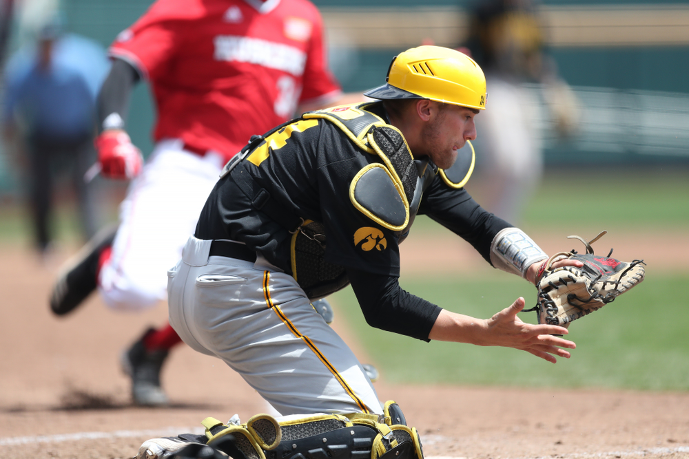 Iowa Hawkeyes catcher Austin Martin (34) against the Nebraska Cornhuskers in the first round of the Big Ten Baseball Tournament Friday, May 24, 2019 at TD Ameritrade Park in Omaha, Neb. (Brian Ray/hawkeyesports.com)