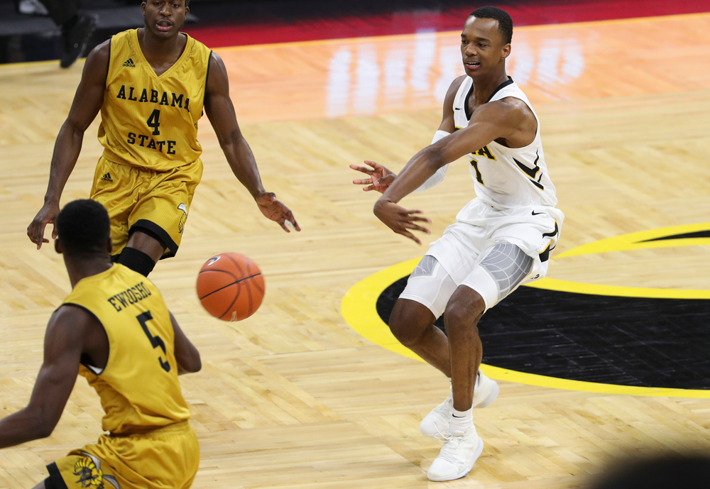 Iowa Hawkeyes guard Maishe Dailey (1) passes the ball during a game against Alabama State at Carver-Hawkeye Arena on November 21, 2018. (Tork Mason/hawkeyesports.com)