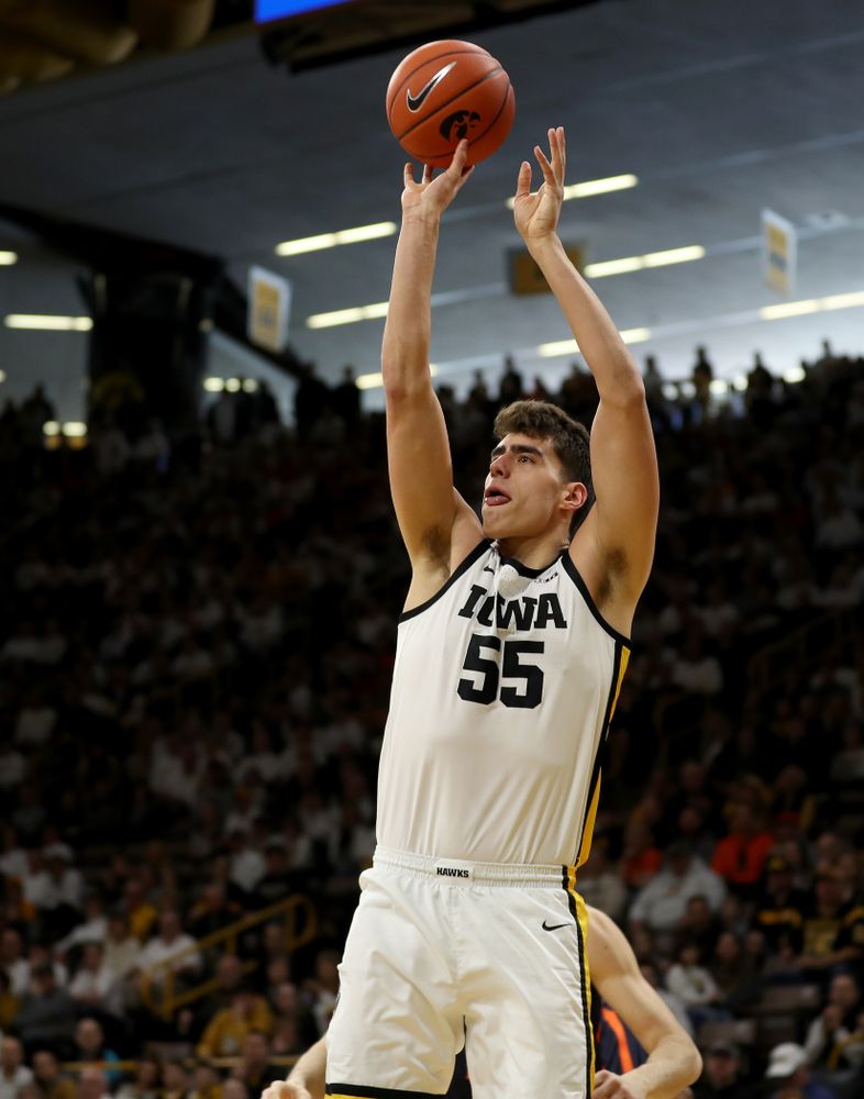 Iowa Hawkeyes forward Luka Garza (55) against the Illinois Fighting Illini Sunday, February 2, 2020 at Carver-Hawkeye Arena. (Brian Ray/hawkeyesports.com)