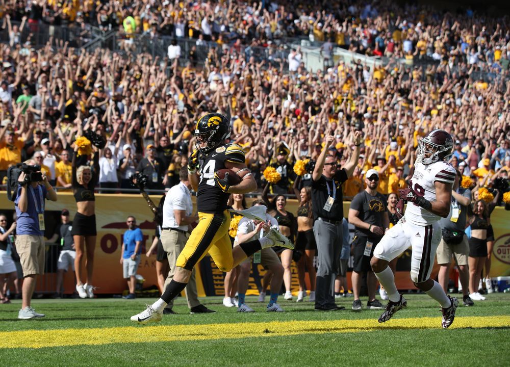 Iowa Hawkeyes wide receiver Nick Easley (84) during their Outback Bowl Tuesday, January 1, 2019 at Raymond James Stadium in Tampa, FL. (Brian Ray/hawkeyesports.com)