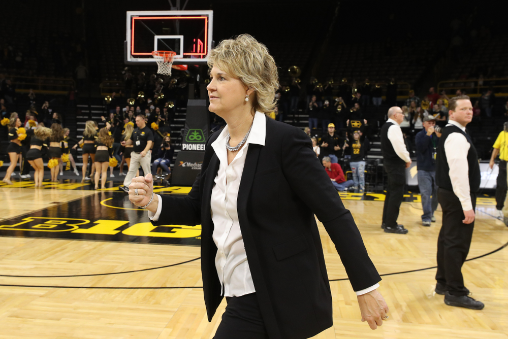 Iowa Hawkeyes head coach Lisa Bluder against the Iowa State Cyclones in the Iowa Corn Cy-Hawk Series Wednesday, December 5, 2018 at Carver-Hawkeye Arena. (Brian Ray/hawkeyesports.com)
