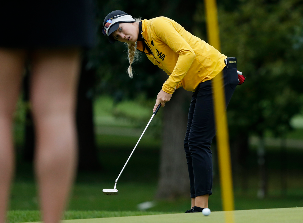 Iowa's Shawn Rennegarbe putts during the Diane Thomason Invitational at Finkbine Golf Course on September 29, 2018. (Tork Mason/hawkeyesports.com)