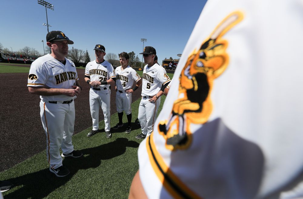 Iowa Hawkeyes associate head coach Marty Sutherland against the Nebraska Cornhuskers Saturday, April 20, 2019 at Duane Banks Field. (Brian Ray/hawkeyesports.com)