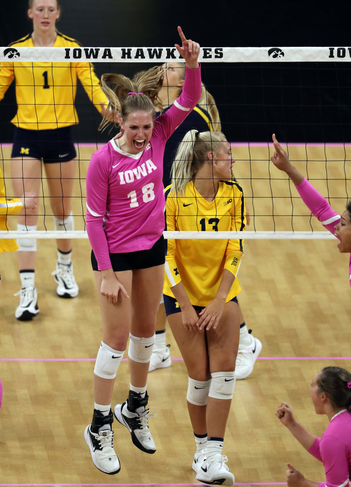 Iowa Hawkeyes middle blocker Hannah Clayton (18) against the Michigan Wolverines Friday, October 11, 2019 at Carver-Hawkeye Arena.(Brian Ray/hawkeyesports.com)