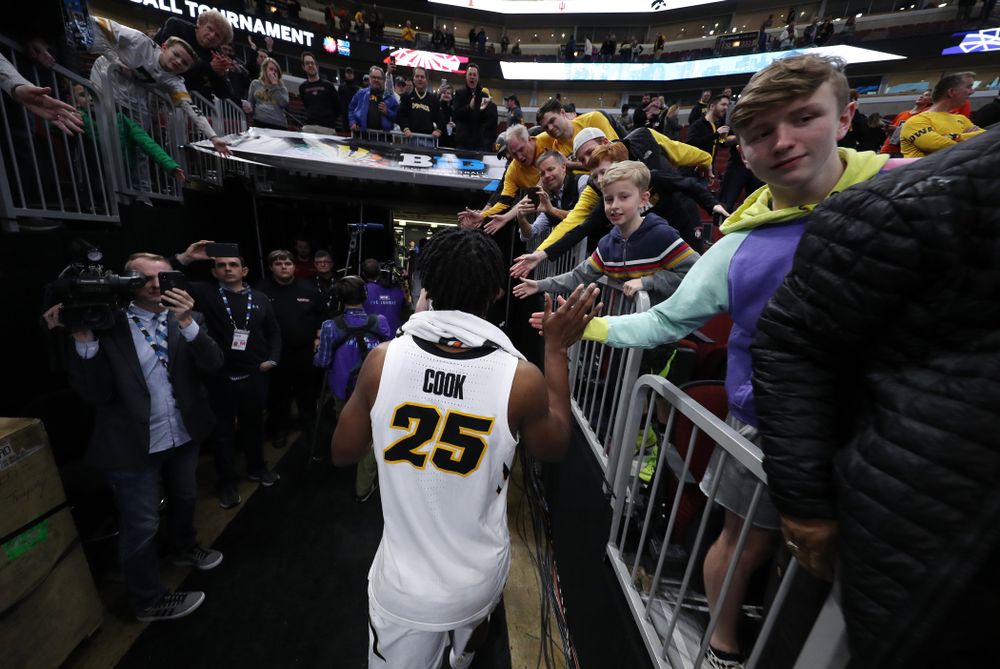 Iowa Hawkeyes forward Tyler Cook (25) against the Illinois Fighting Illini in the 2019 Big Ten Men's Basketball Tournament Thursday, March 14, 2019 at the United Center in Chicago. (Brian Ray/hawkeyesports.com)