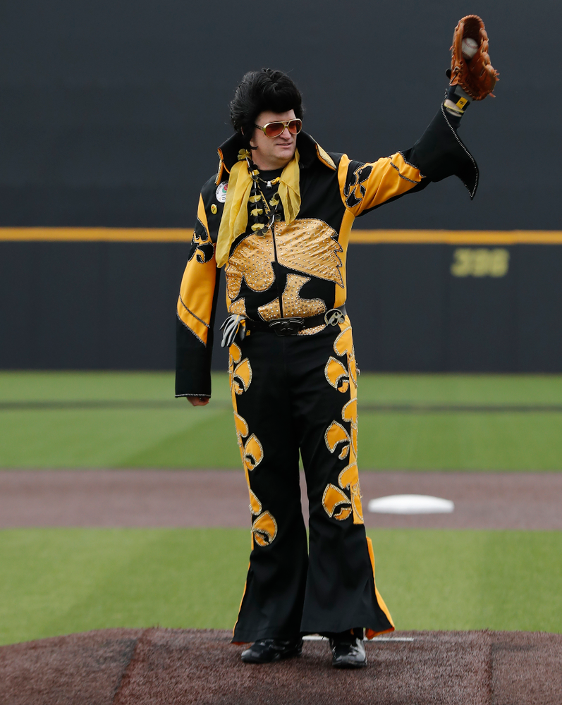 Hawkeye Elvis against the Bradley Braves Wednesday, March 28, 2018 at Duane Banks Field. (Brian Ray/hawkeyesports.com)