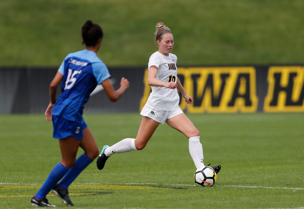 Iowa Hawkeyes Natalie Winters (10) against the Creighton Bluejays Sunday, August 19, 2018 at the Iowa Soccer Complex. (Brian Ray/hawkeyesports.com)