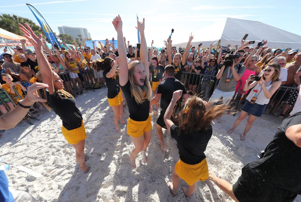 The Iowa Spirit Squad competes in a tug-o-war against Mississippi State during the Outback Bowl Beach Day Sunday, December 30, 2018 at Clearwater Beach. (Brian Ray/hawkeyesports.com)