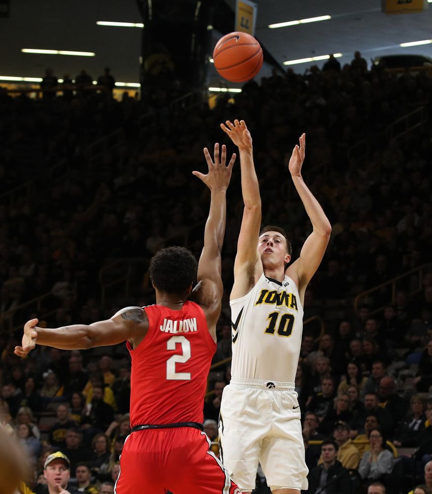 Iowa Hawkeyes guard Joe Wieskamp (10) against the Ohio State Buckeyes Saturday, January 12, 2019 at Carver-Hawkeye Arena. (Brian Ray/hawkeyesports.com)