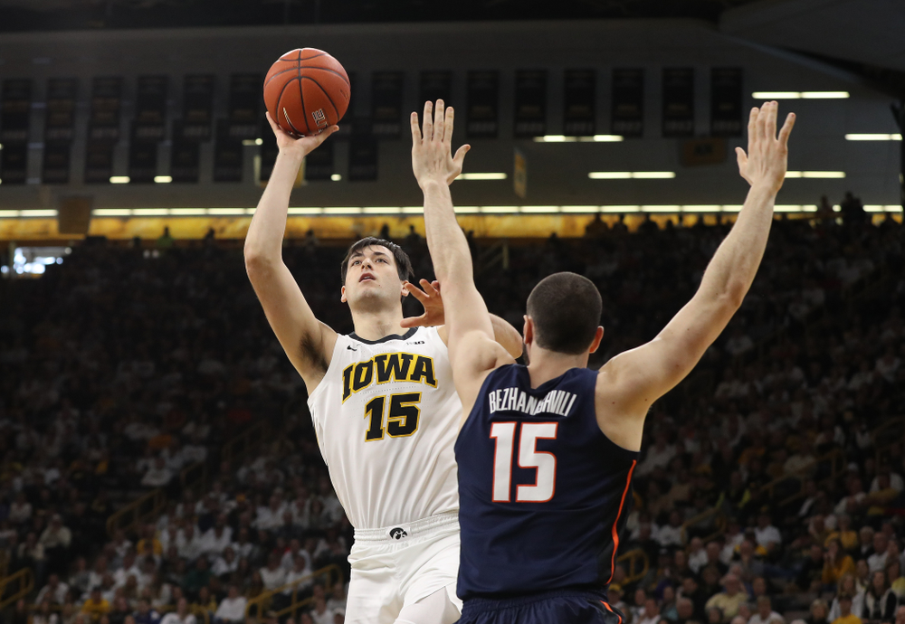 Iowa Hawkeyes forward Ryan Kriener (15) against the Illinois Fighting Illini Sunday, January 20, 2019 (Brian Ray/hawkeyesports.com)