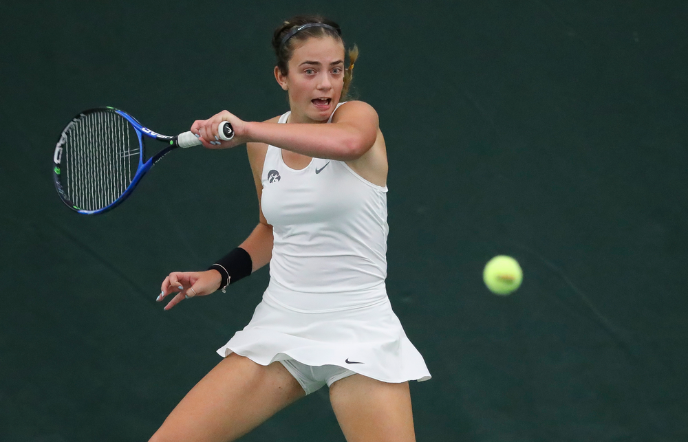 Sophie Clark returns a shot in a singles match during the second day of the ITA Central Regional Championships at the Hawkeye Tennis and Recreation Complex on October 13, 2018. (Tork Mason/hawkeyesports.com)