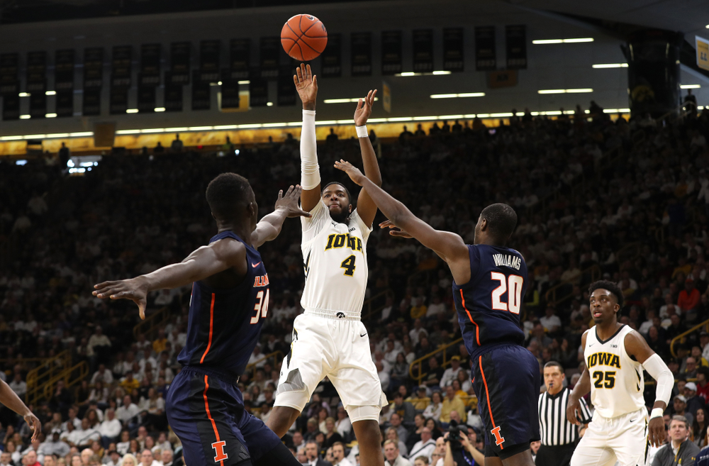 Iowa Hawkeyes guard Isaiah Moss (4) against the Illinois Fighting Illini Sunday, January 20, 2019 at Carver-Hawkeye Arena. (Brian Ray/hawkeyesports.com)