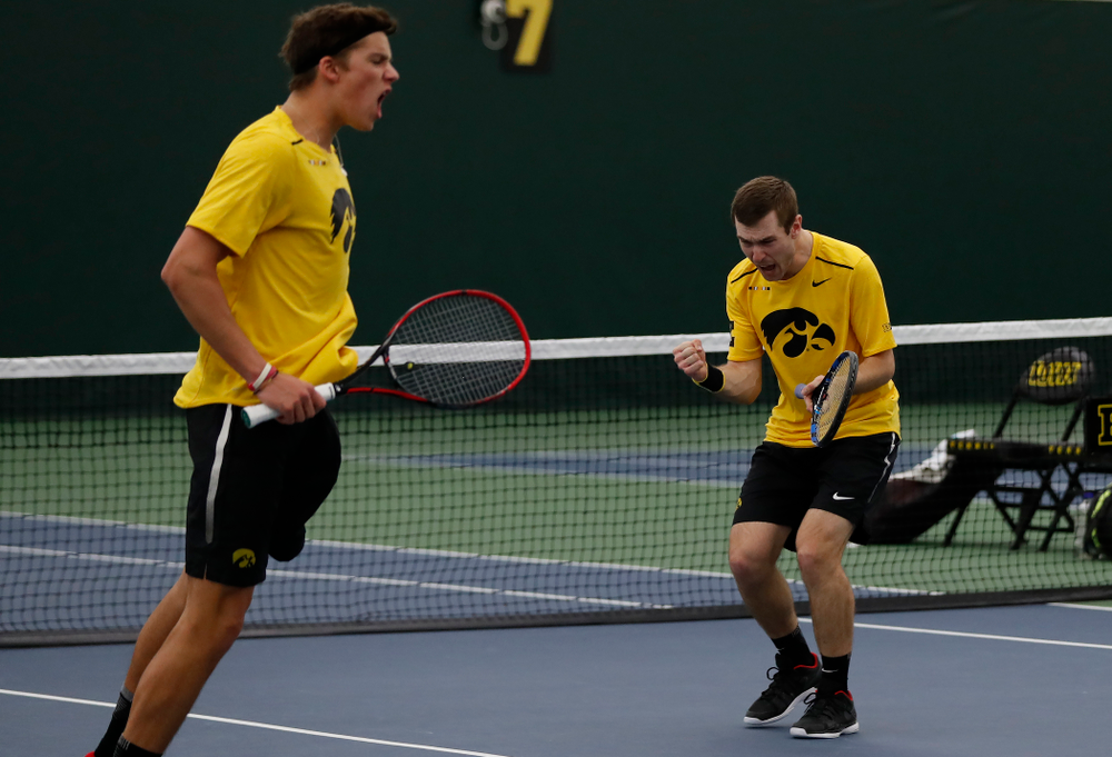 Joe Tyler and Jake Jacoby play a doubles match against the Illinois Fighting Illini Saturday, March 31, 2018 at Hawkeye Tennis and Recreation Center. (Brian Ray/hawkeyesports.com)