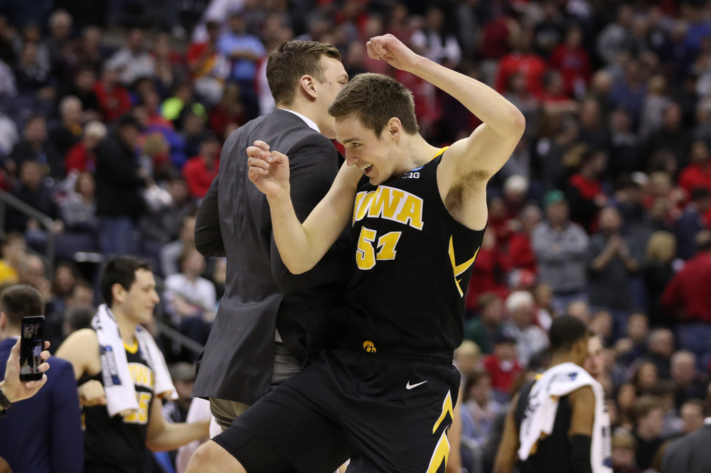 Iowa Hawkeyes forward Nicholas Baer (51) against the Cincinnati Bearcats in the first round of the 2019 NCAA Men's Basketball Tournament Friday, March 22, 2019 at Nationwide Arena in Columbus, Ohio. (Brian Ray/hawkeyesports.com)