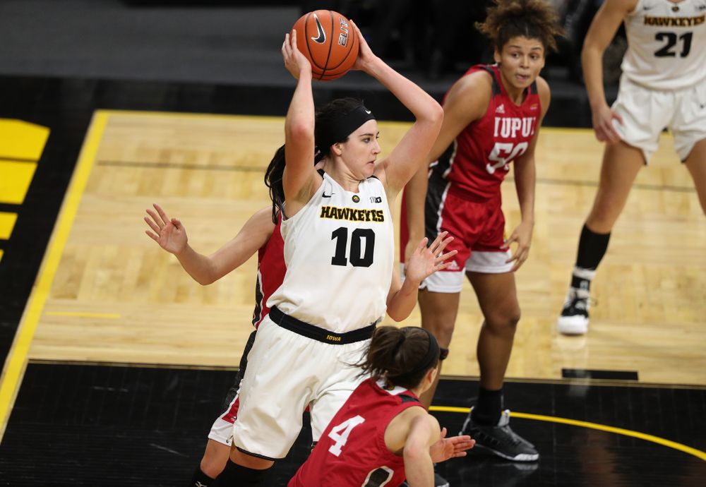Iowa Hawkeyes forward Megan Gustafson (10) against the IUPUI Jaguars Saturday, December 8, 2018 at Carver-Hawkeye Arena. (Brian Ray/hawkeyesports.com)