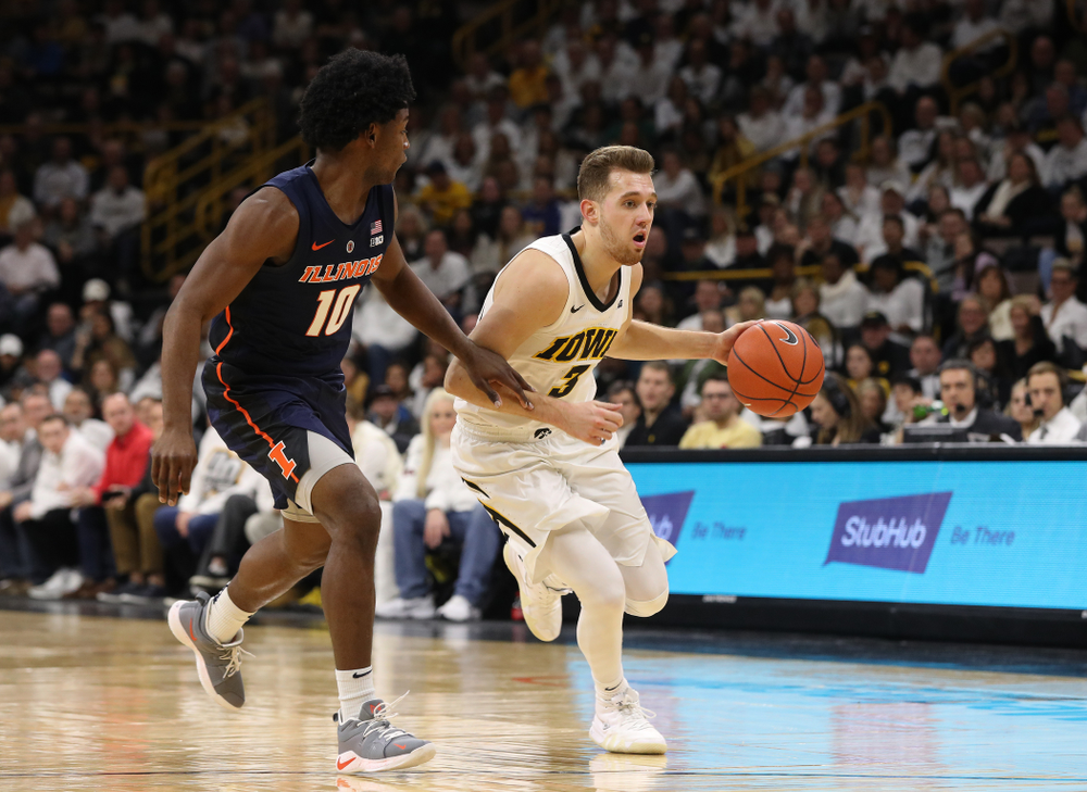 Iowa Hawkeyes guard Jordan Bohannon (3) against the Illinois Fighting Illini Sunday, January 20, 2019 at Carver-Hawkeye Arena. (Brian Ray/hawkeyesports.com)