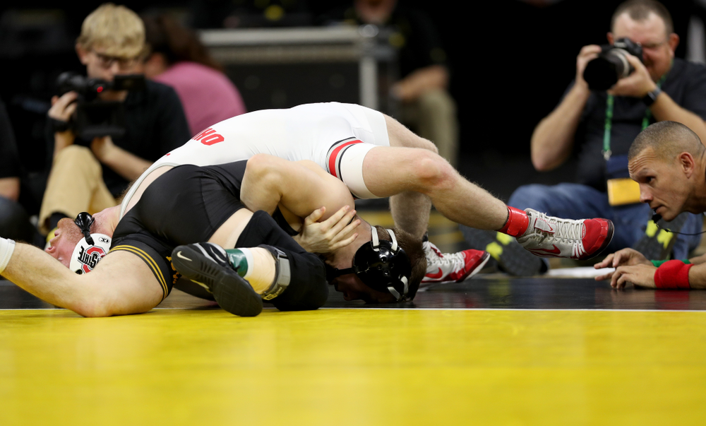 Iowa’s Spencer Lee wrestles Ohio State’s Hunter Lucas at 125 pounds Friday, January 24, 2020 at Carver-Hawkeye Arena. Lee won the match with a 16-3 tech fall. (Brian Ray/hawkeyesports.com)