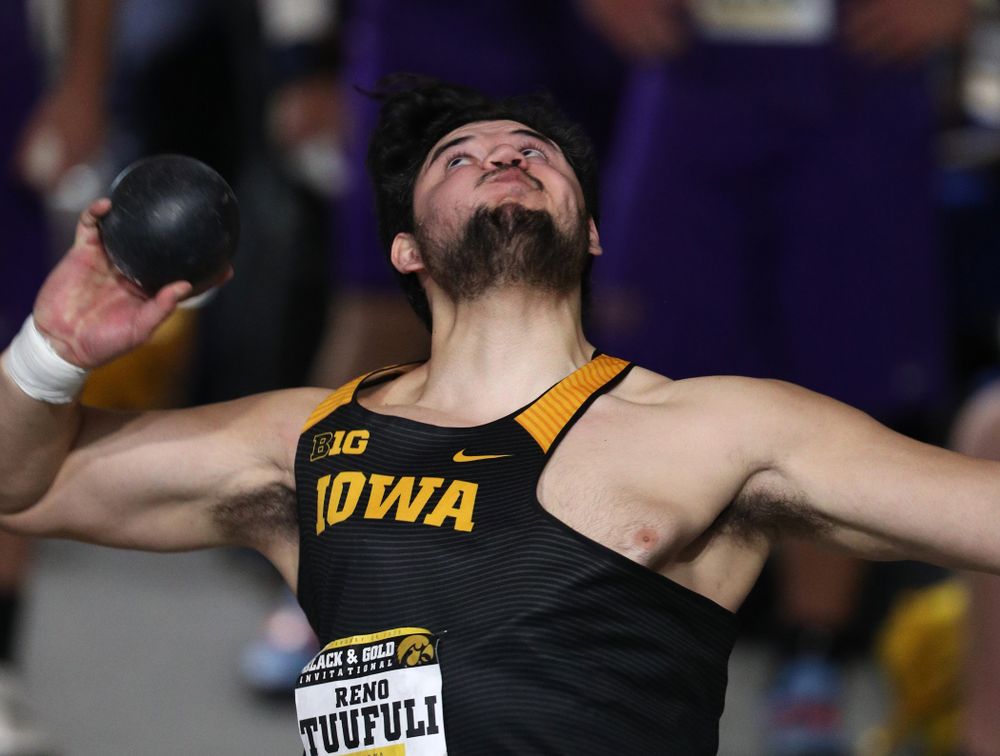 Iowa's Reno Tuufuli competes in the Shot Put during the Black and Gold Premier meet Saturday, January 26, 2019 at the Recreation Building. (Brian Ray/hawkeyesports.com)