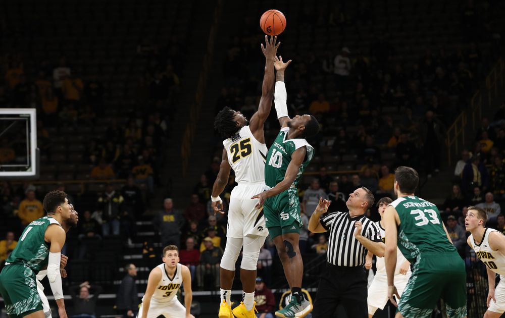 Iowa Hawkeyes forward Tyler Cook (25) against UW Green Bay Sunday, November 11, 2018 at Carver-Hawkeye Arena. (Brian Ray/hawkeyesports.com)