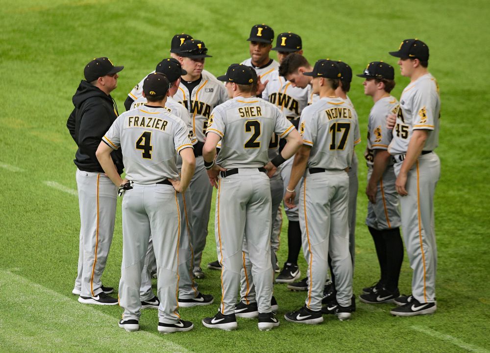 The Hawkeyes huddle before their CambriaCollegeClassic game at U.S. Bank Stadium in Minneapolis, Minn. on Friday, February 28, 2020. (Stephen Mally/hawkeyesports.com)